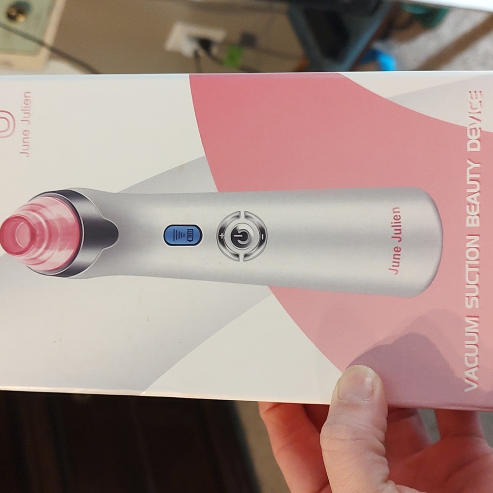 Juna Julien Vacuum Suction Beauty Device! Never Used!